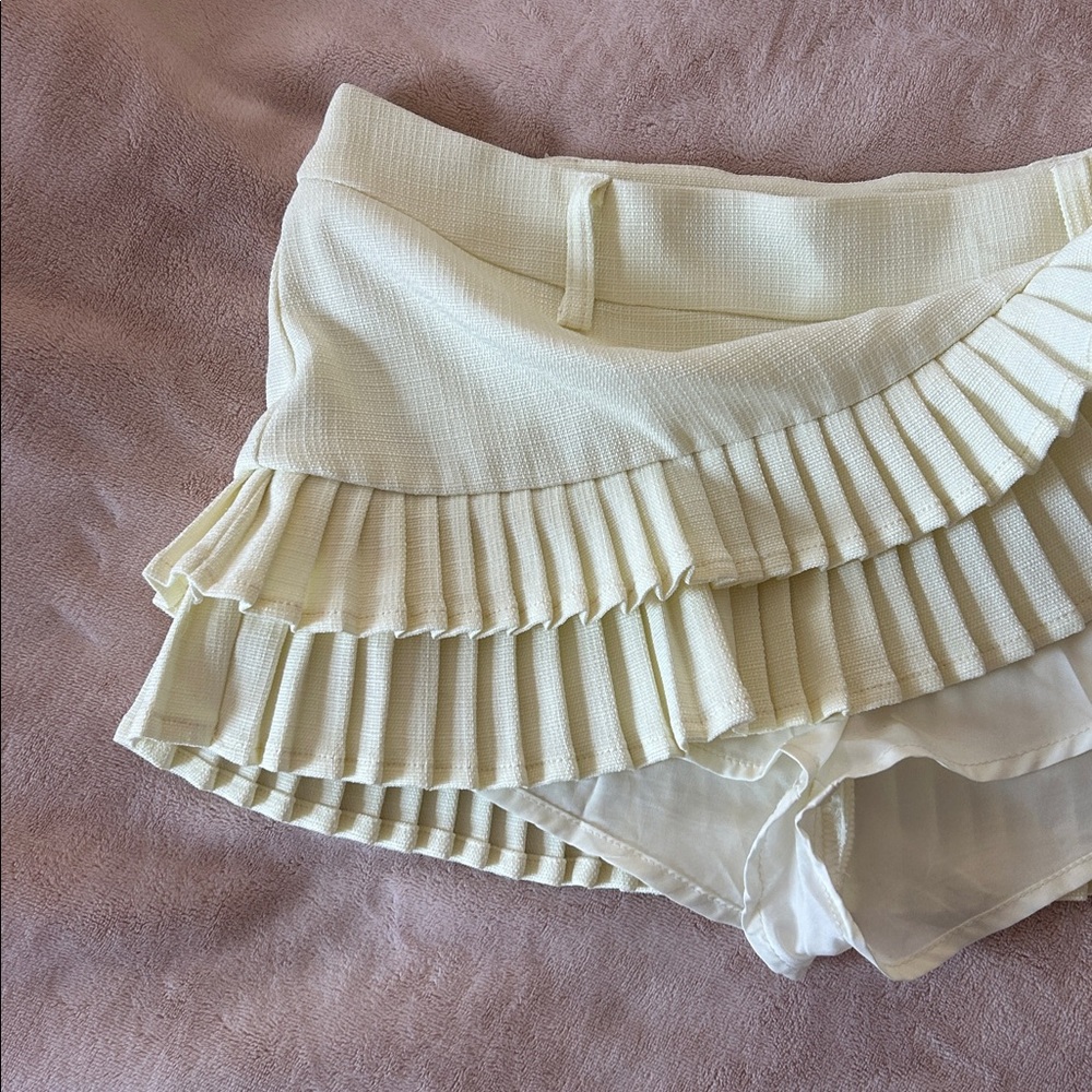 Cream Pleated Mini Skirt - Picture 8 of 8
